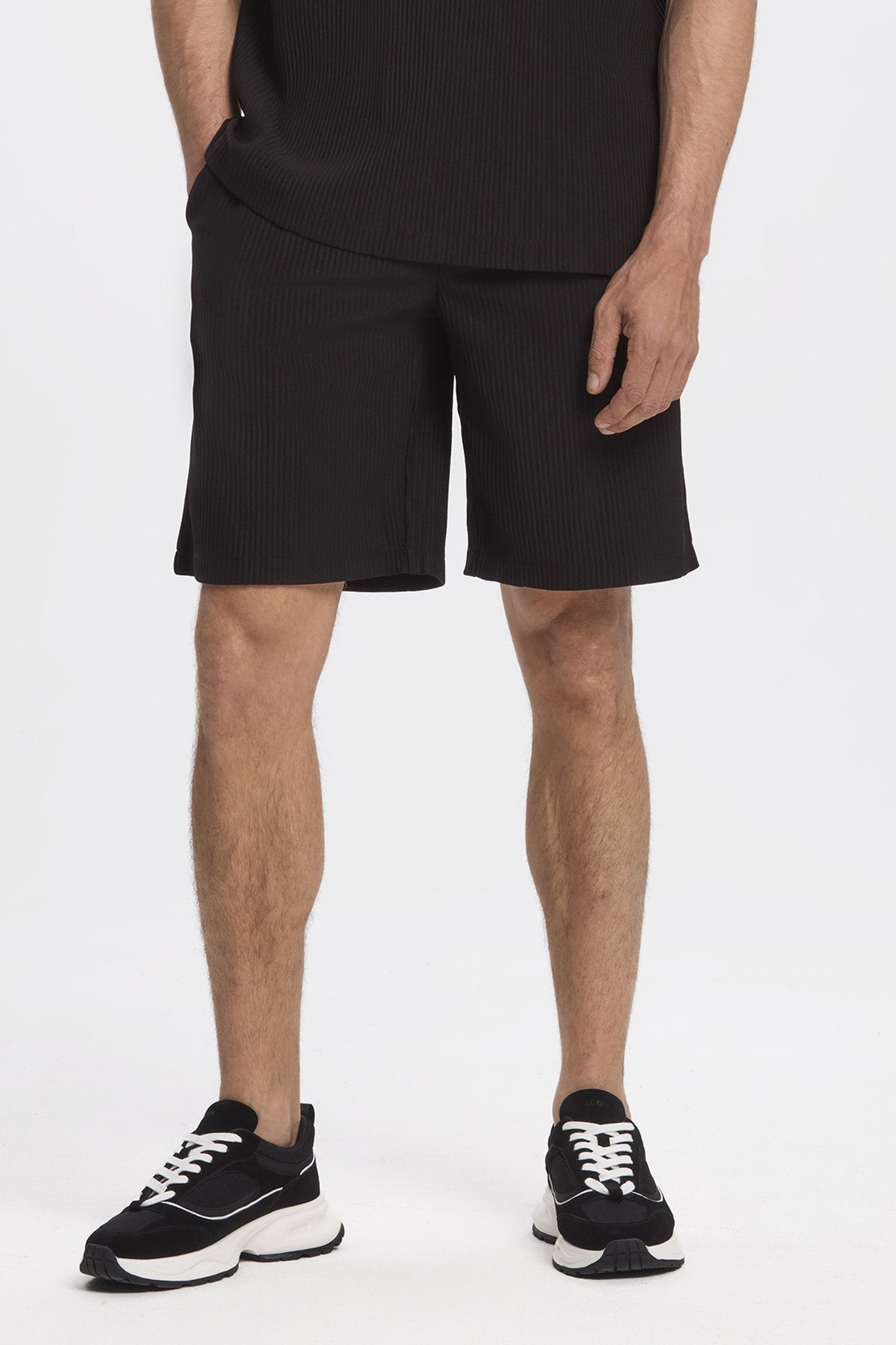 THE PLEATED SHORT SET - BLACK