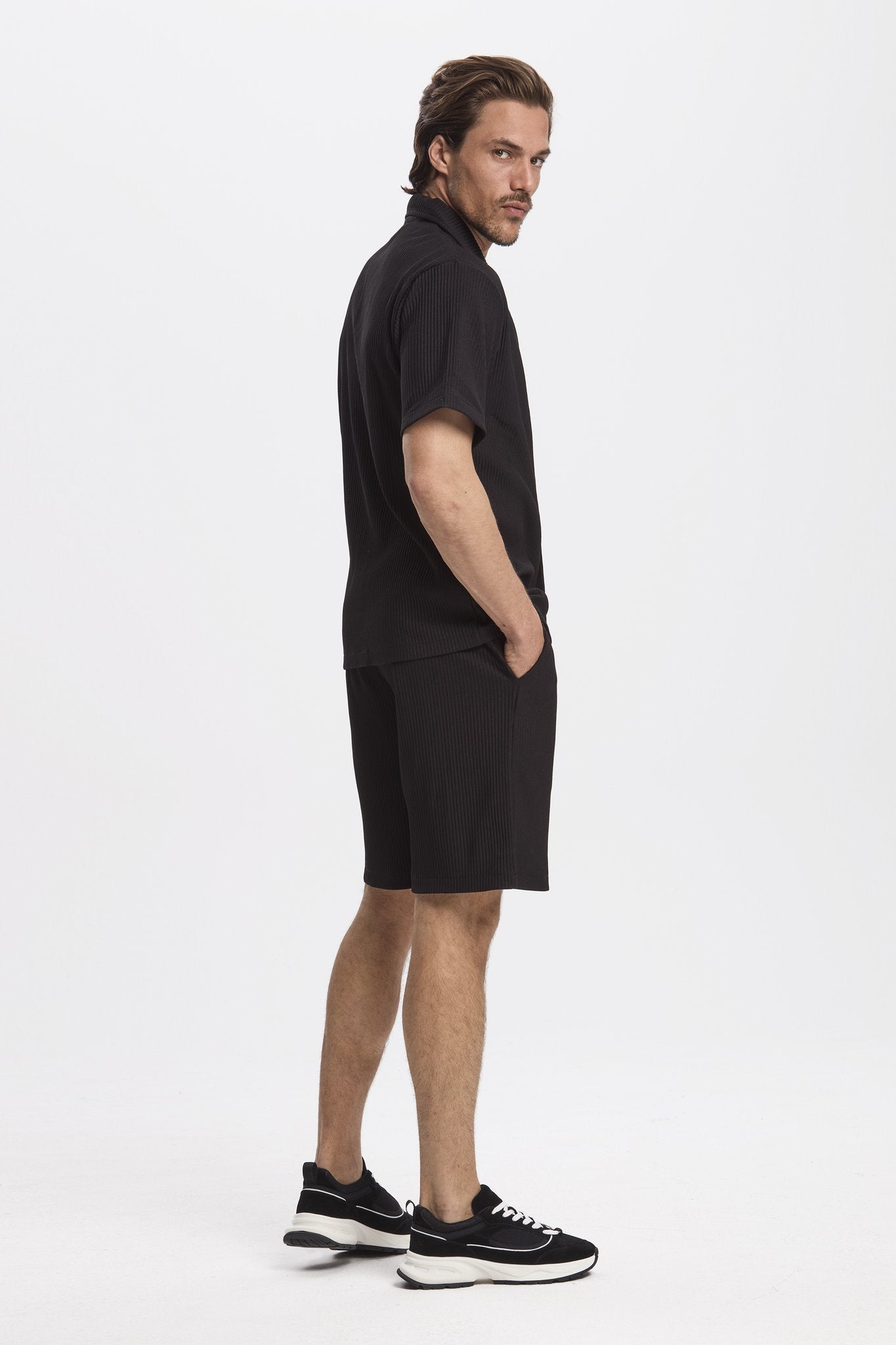 THE PLEATED SHORT SET - BLACK