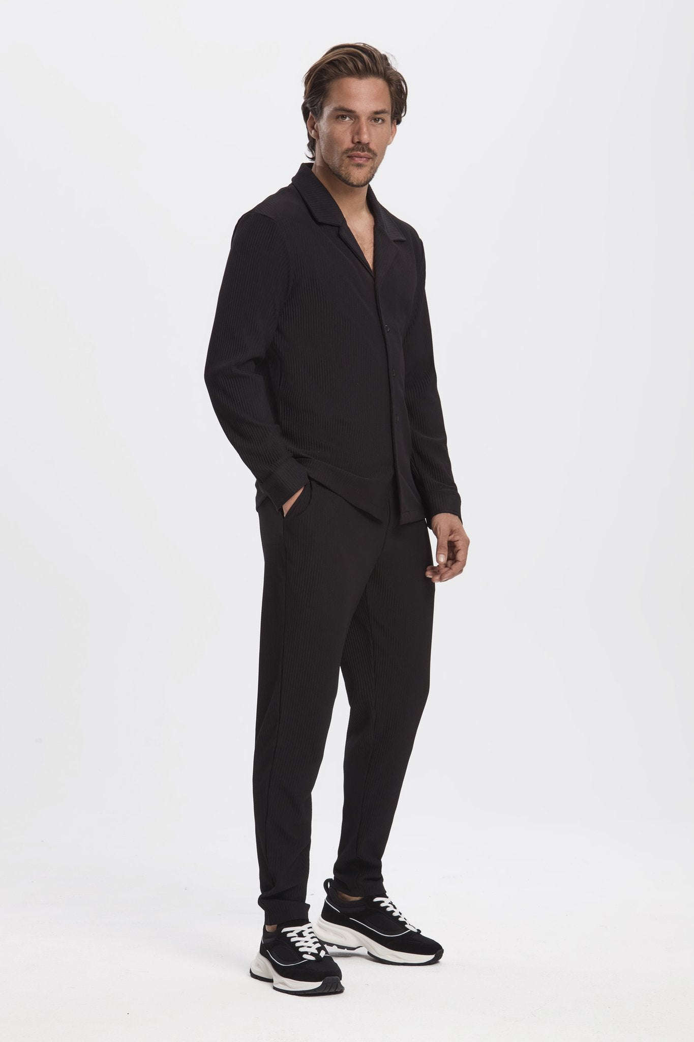 THE PLEATED LONG SET - BLACK