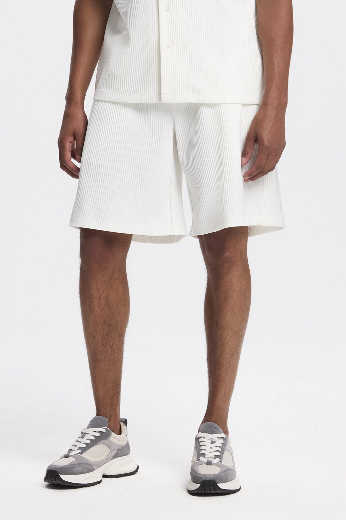 THE PLEATED SHORT SET - OAT MILK