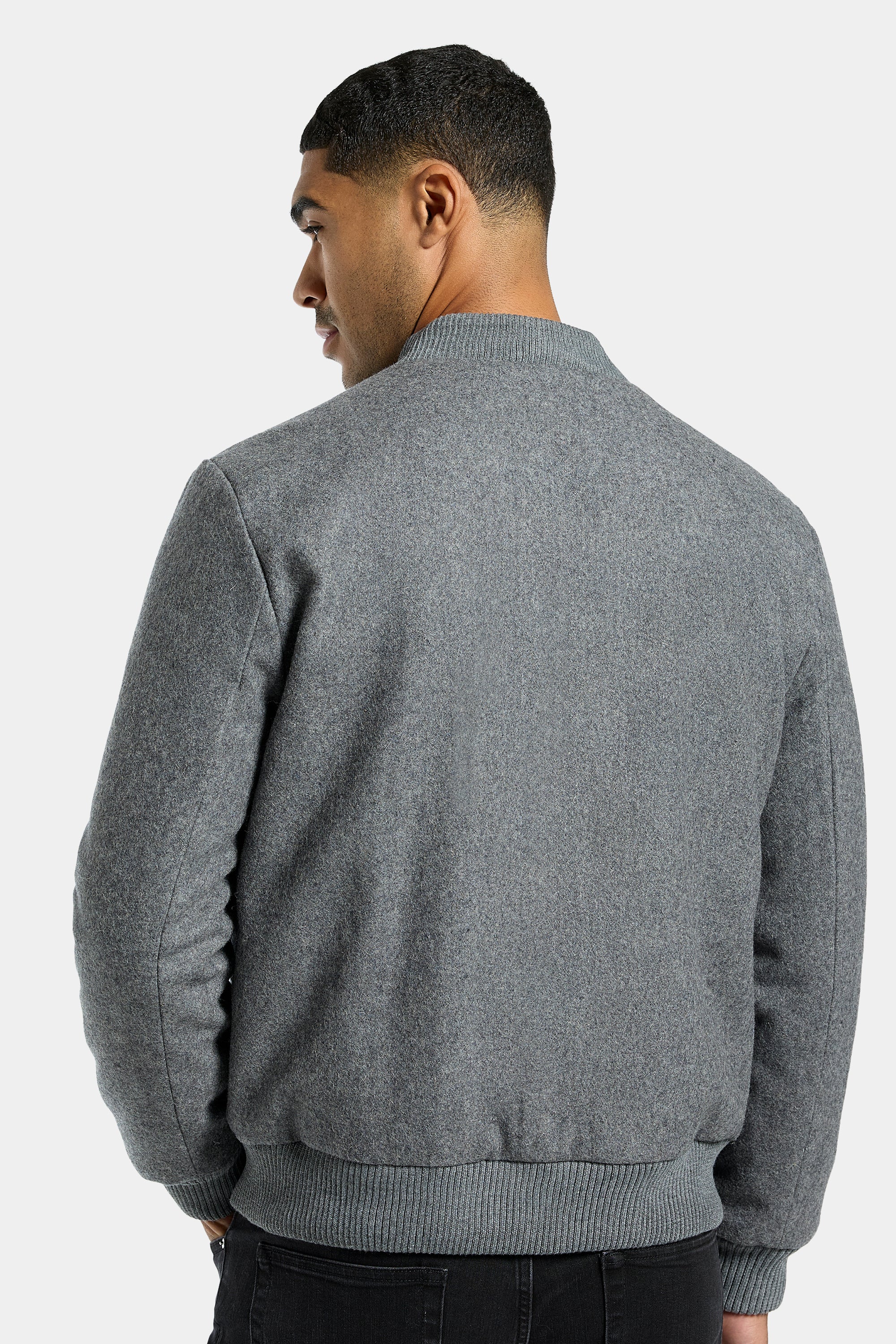 #color_Storm Grey