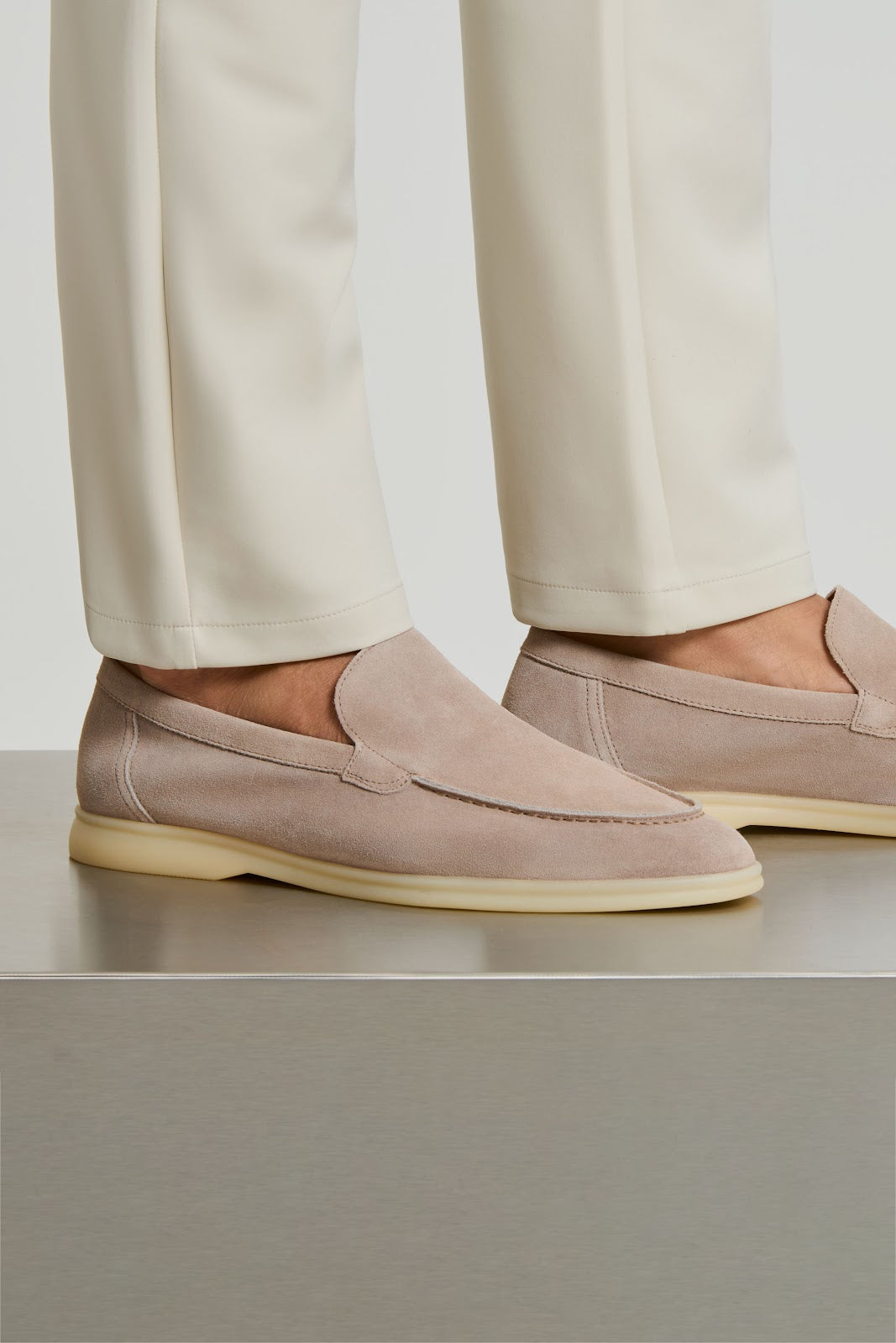 #color_Taupe