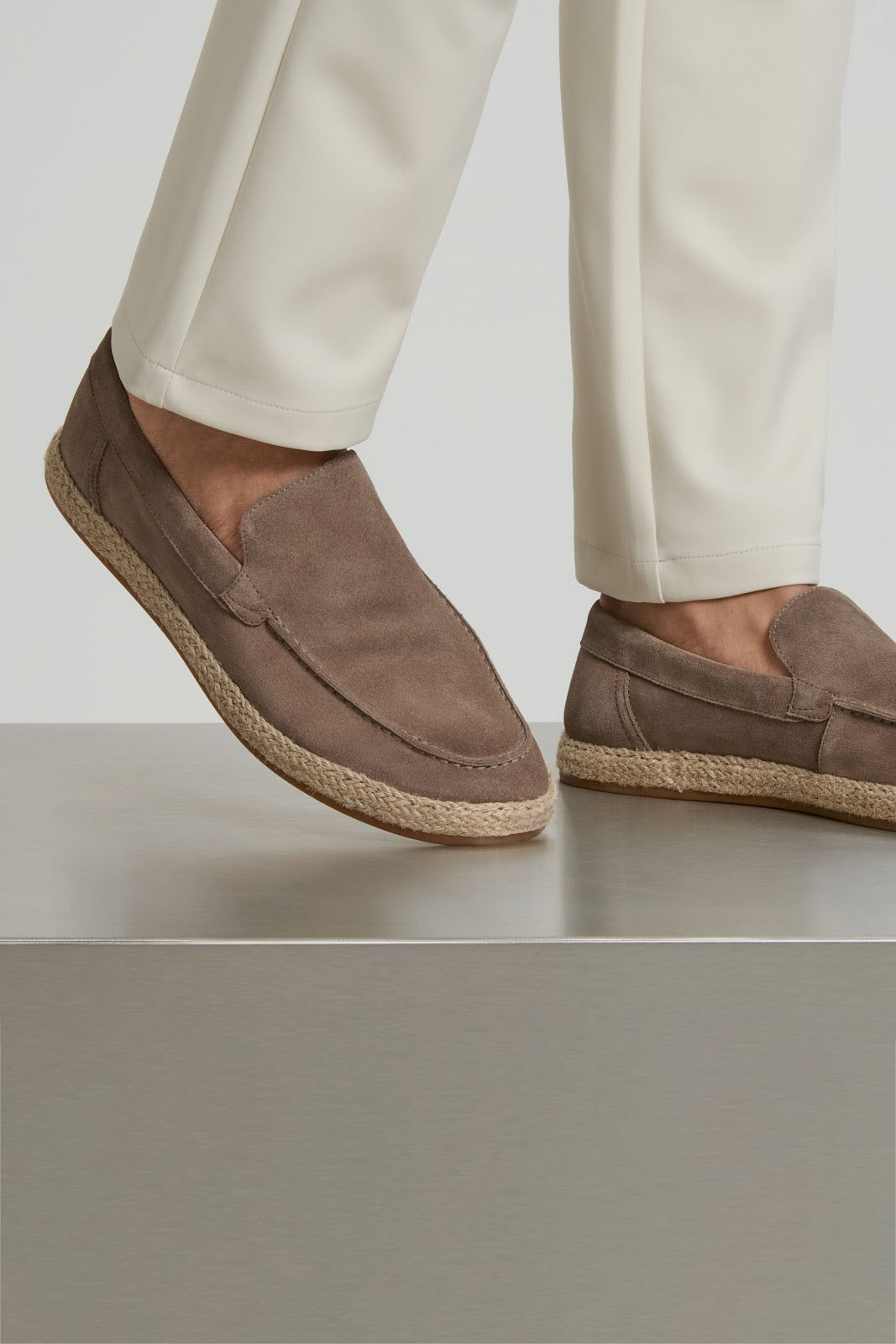 #color_Dark Taupe