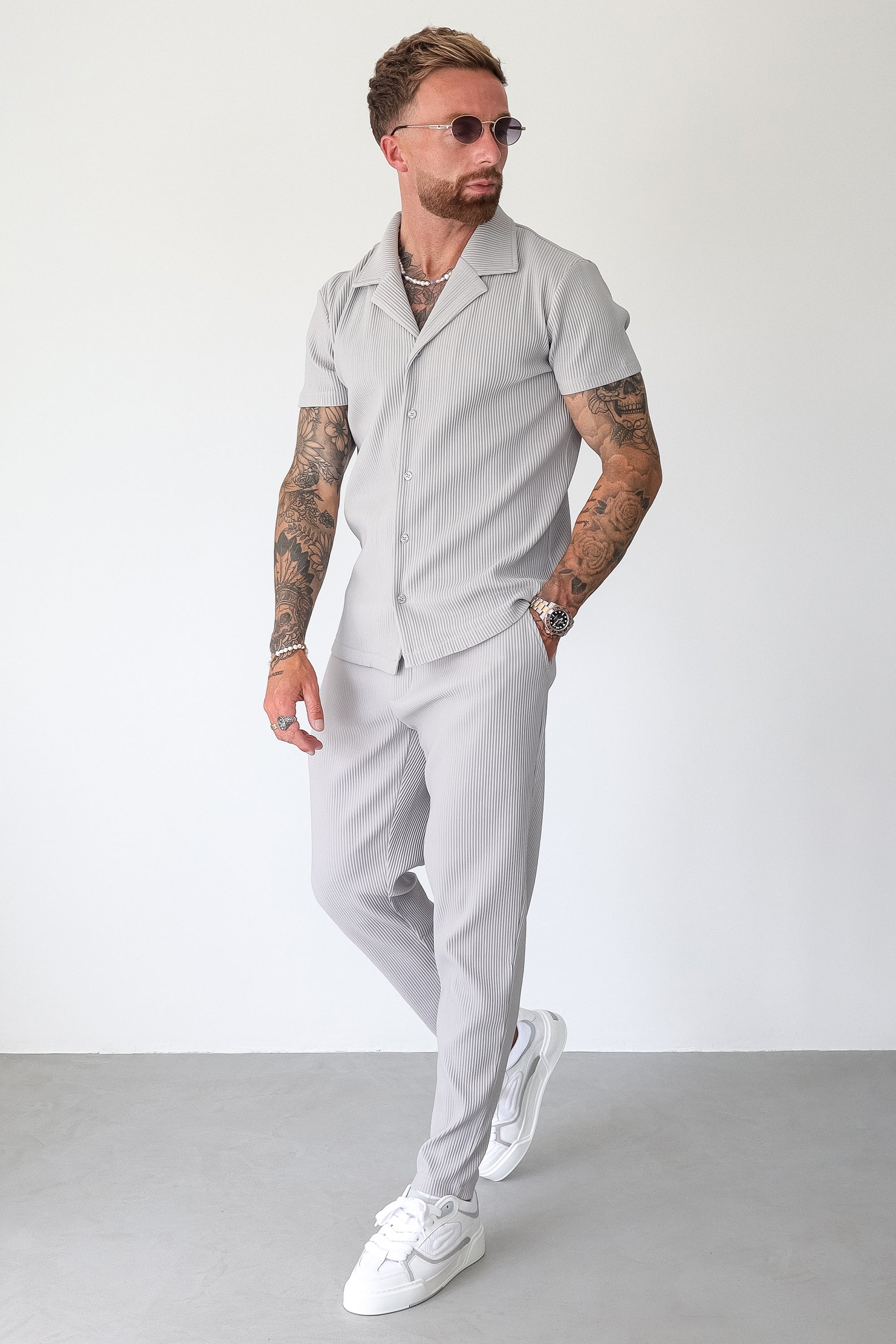 THE ICON.X ROSS CAMPBELL PLEATED SHORT SLEEVE SHIRT - GREY
