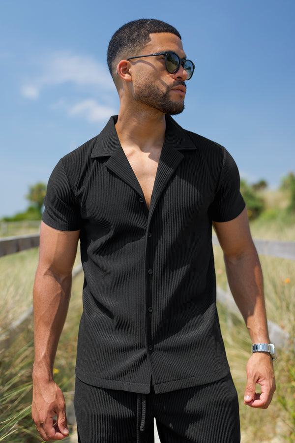 THE ICON.X ROSS CAMPBELL PLEATED SHORT SLEEVE SHIRT - BLACK