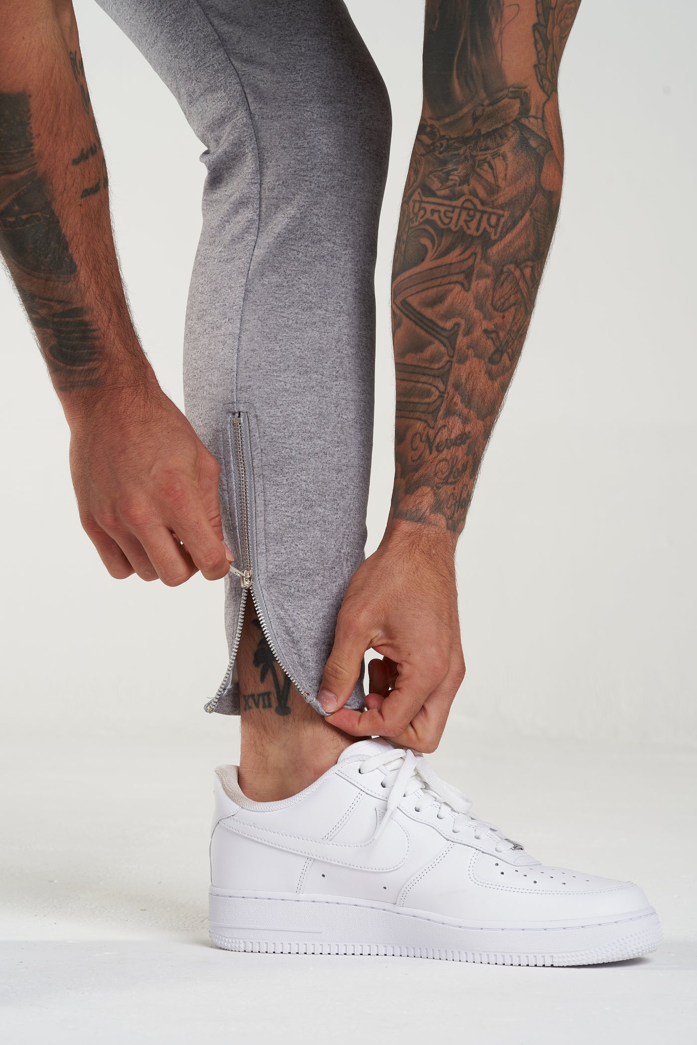 THE ICONIC TRACK PANTS - GREY - ICON. AMSTERDAM