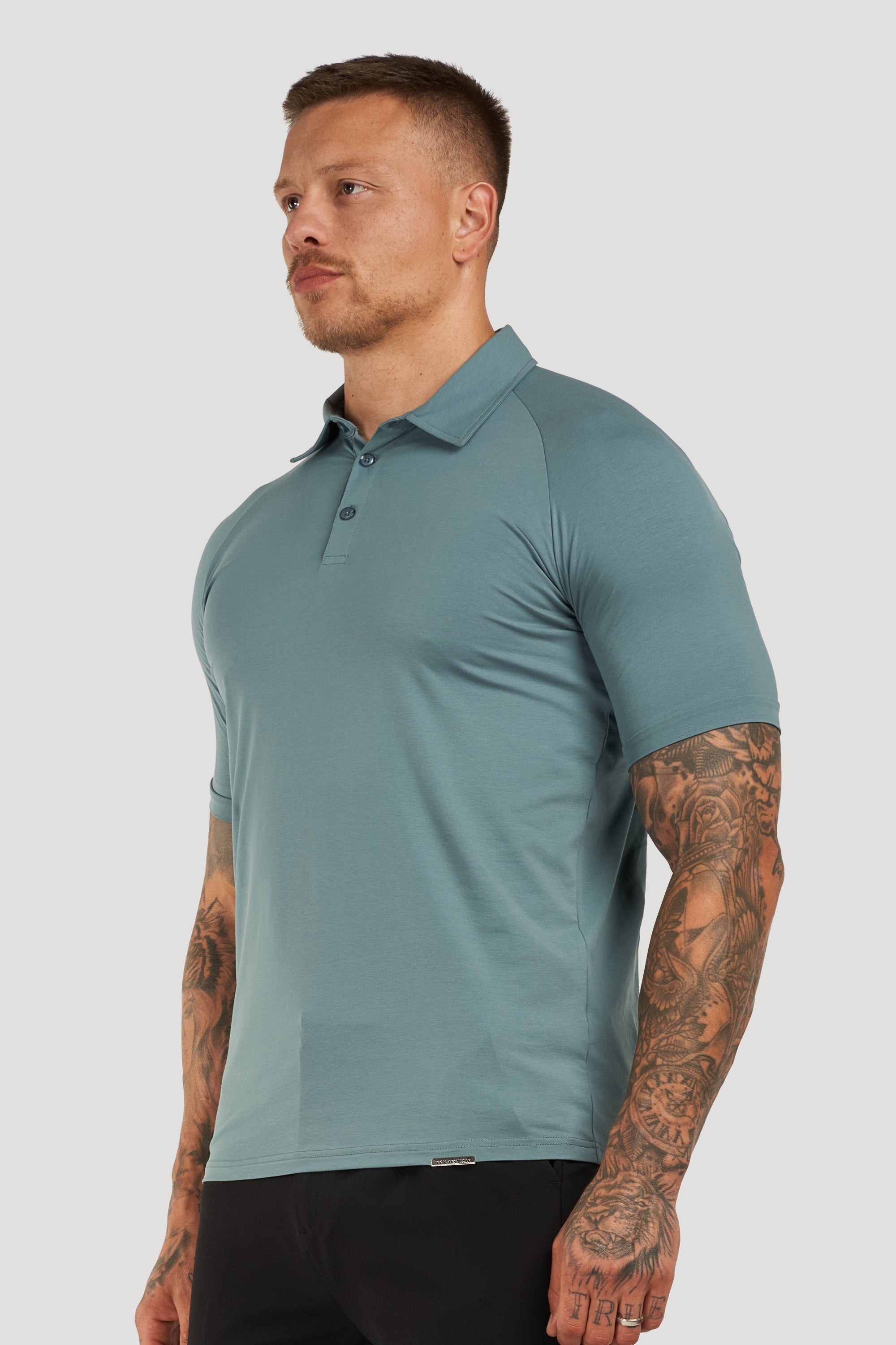 THE MUSCLE BUTTON POLO - MARINE BLUE