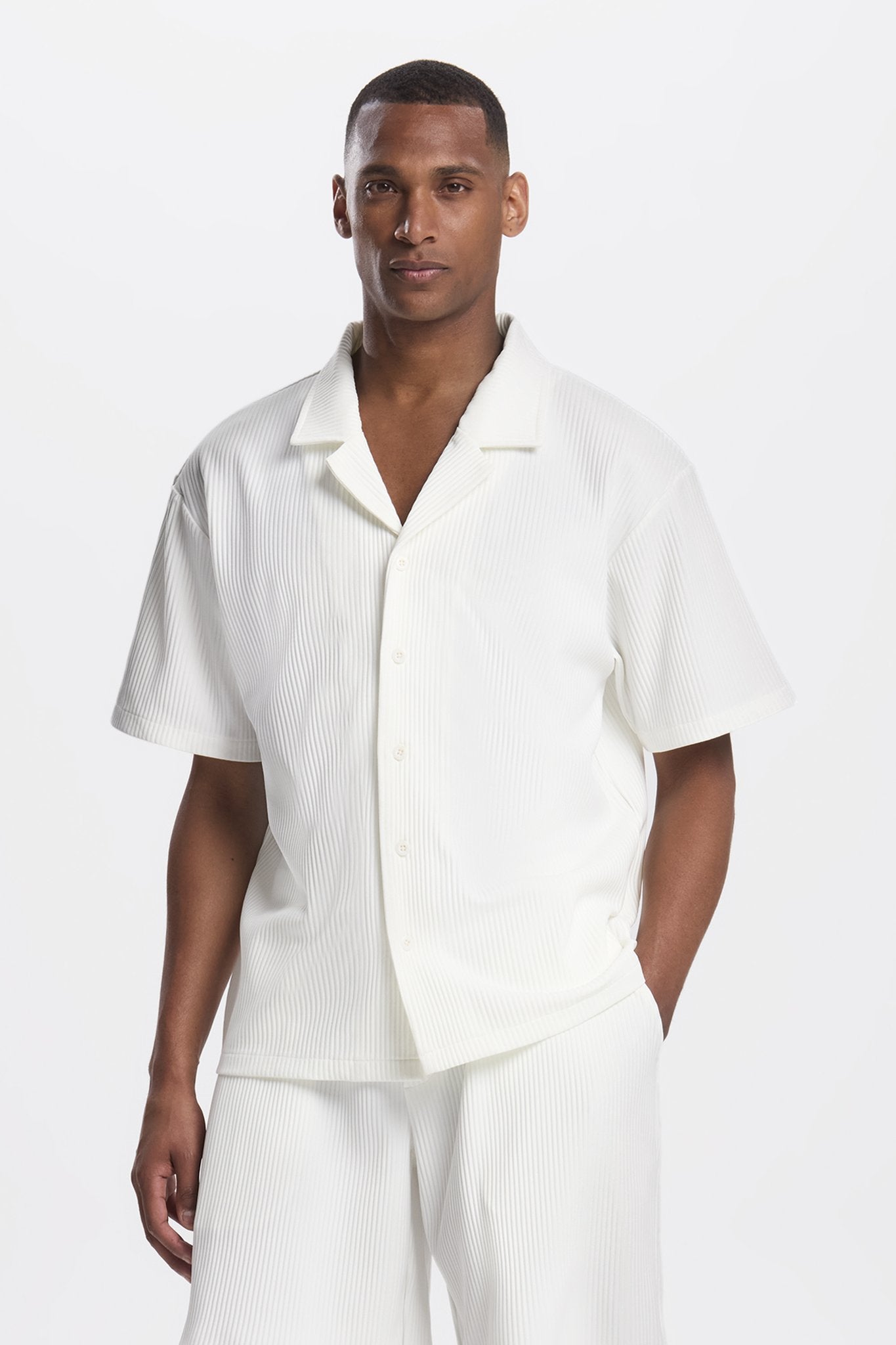 THE PLEATED SHORT SET - OAT MILK